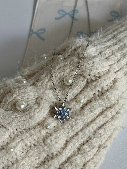 "Winter Love Letter" Snowflake Blue Gemstone Necklace - Sweet, Dreamy, and Unique