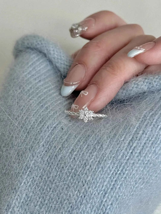 "In the Name of Snow" 925 Sterling Silver Snowflake Knot Ring - Delicate, Versatile, and Cool Chic