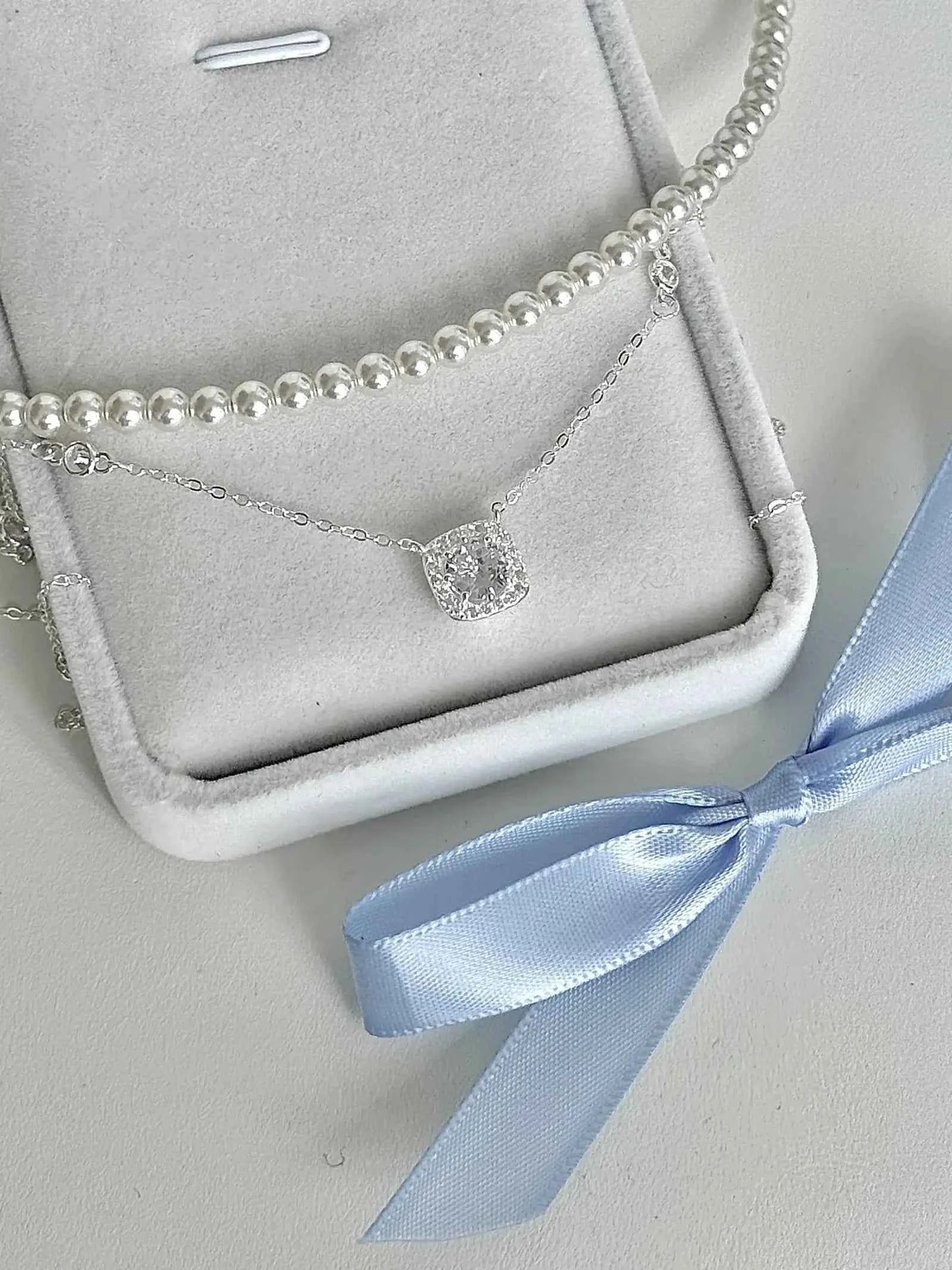 "Oil Painting Maiden" 925 Sterling Silver Cube Sugar Diamond and Pearl Vintage Layered Necklace - Low Luxury, Elegant, and Refined