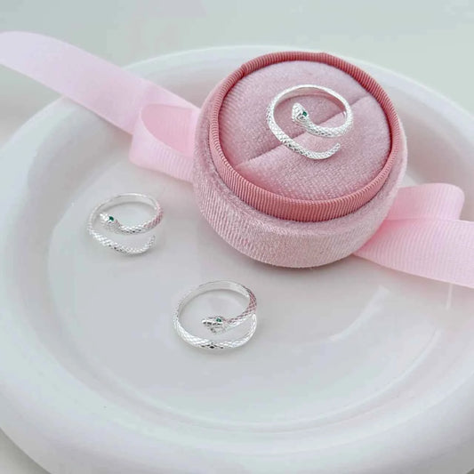 "Enchanting Snake" 925 Sterling Silver Ring - Unique, Bold, and Stylish