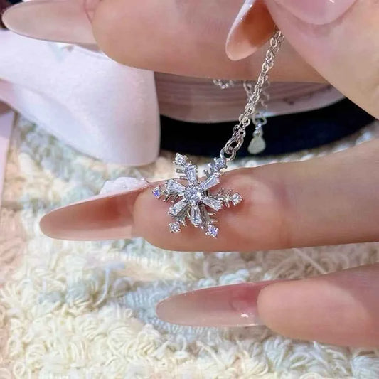 "Spinning Snowflake" 925 Sterling Silver Necklace - Unique and Hypoallergenic