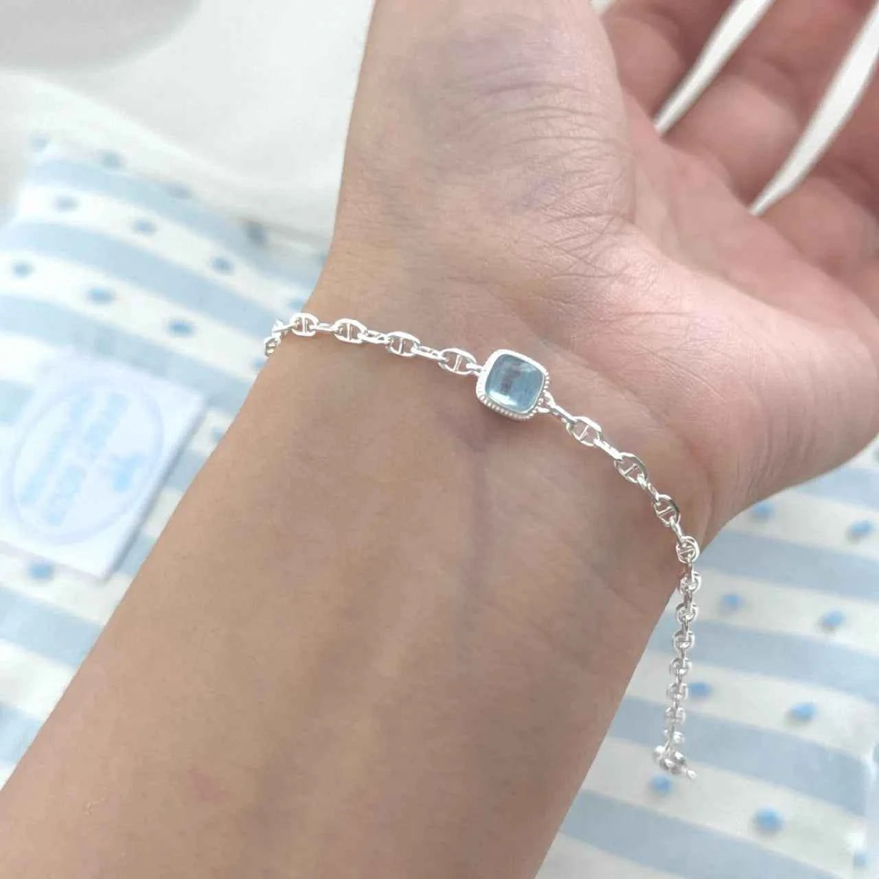 "Aqua Cube Piggy" 925 Sterling Silver Aquamarine & Pig-Nose Chain Bracelet – Minimalist Ocean Chic (Copy)