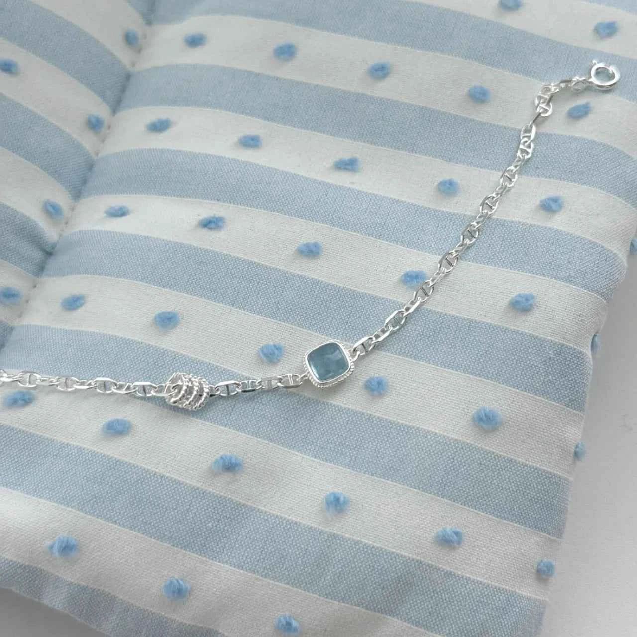 "Aqua Cube Piggy" 925 Sterling Silver Aquamarine & Pig-Nose Chain Bracelet – Minimalist Ocean Chic (Copy)