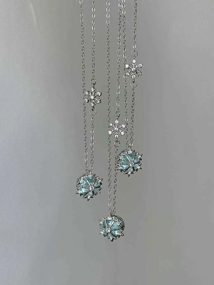"Winter Melody" Snowflake Diamond Necklace - Minimalist Elegance, Delicate Luxury, Cool Romance