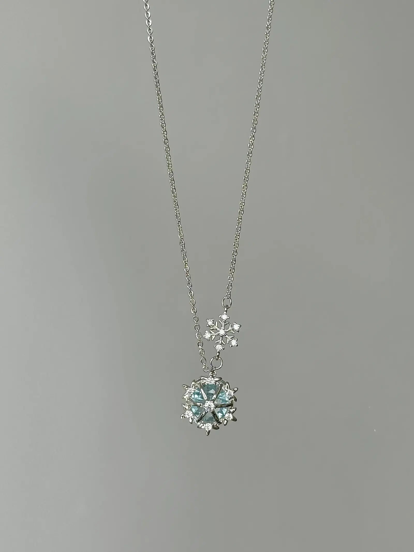 "Winter Melody" Snowflake Diamond Necklace - Minimalist Elegance, Delicate Luxury, Cool Romance - SNSEASY