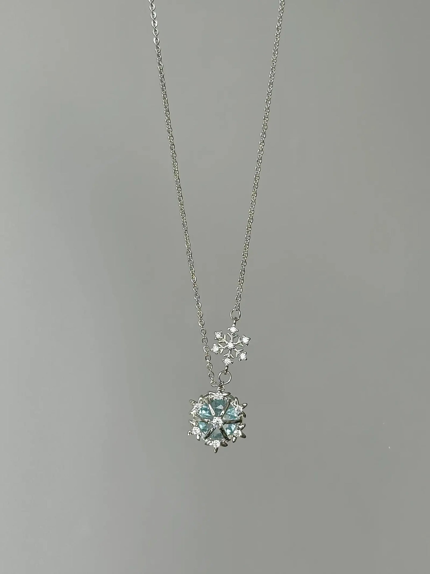 "Winter Melody" Snowflake Diamond Necklace - Minimalist Elegance, Delicate Luxury, Cool Romance - SNSEASY