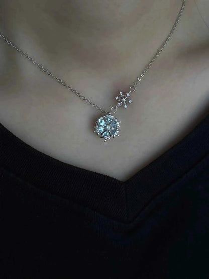 "Winter Melody" Snowflake Diamond Necklace - Minimalist Elegance, Delicate Luxury, Cool Romance