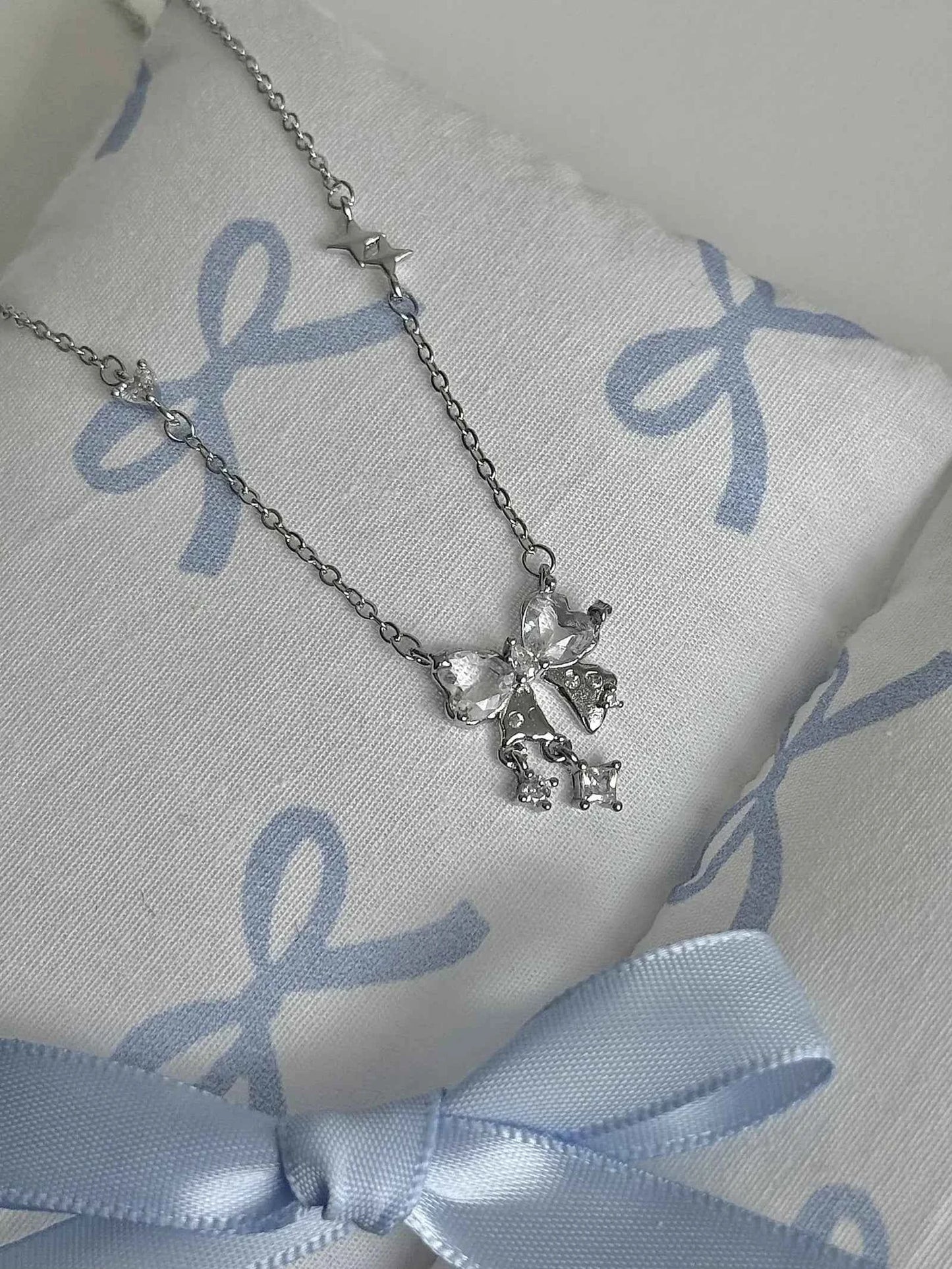 "Seven Sweetness" Bowknot Pendant 925 Silver Necklace - Sweet, Gentle, Charming, Unique Design
