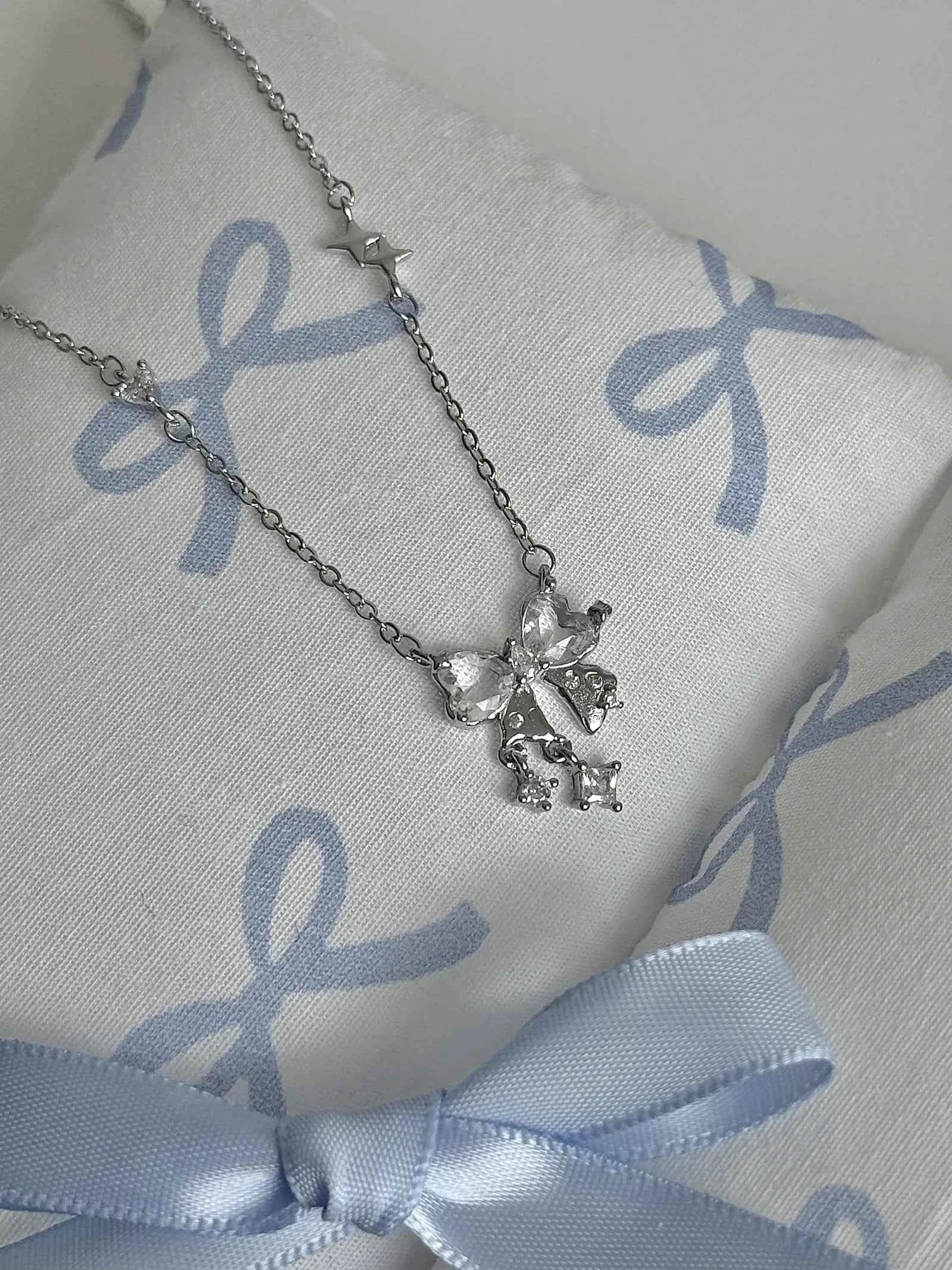 "Seven Sweetness" Bowknot Pendant 925 Silver Necklace - Sweet, Gentle, Charming, Unique Design