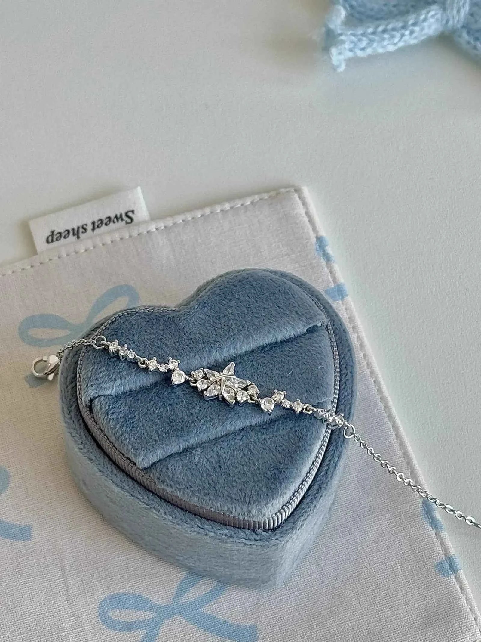 "Galactic Fragments" Fully Diamond-Studded Star Bracelet in 925 Sterling Silver - Chic, Refined, and Unique