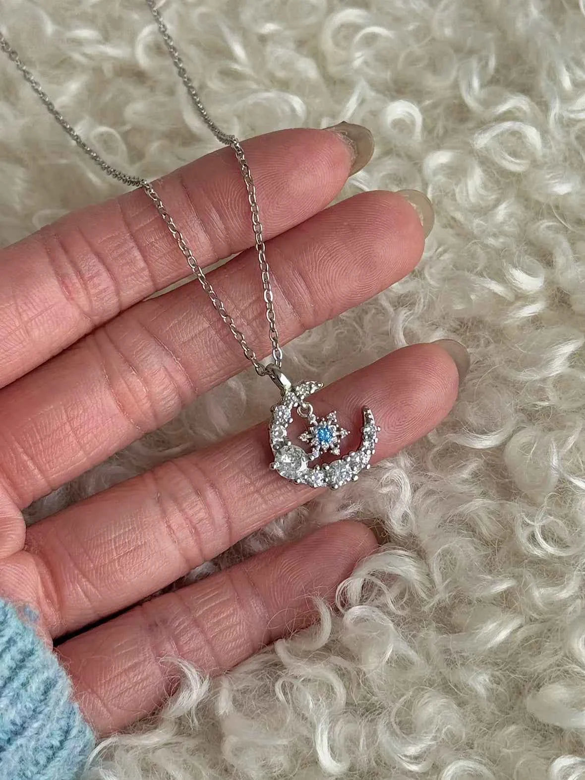 "Snow Dance Moonlight" 925 Sterling Silver Blue Diamond Snowflake Necklace - Cool Elegance and Gentle Charm