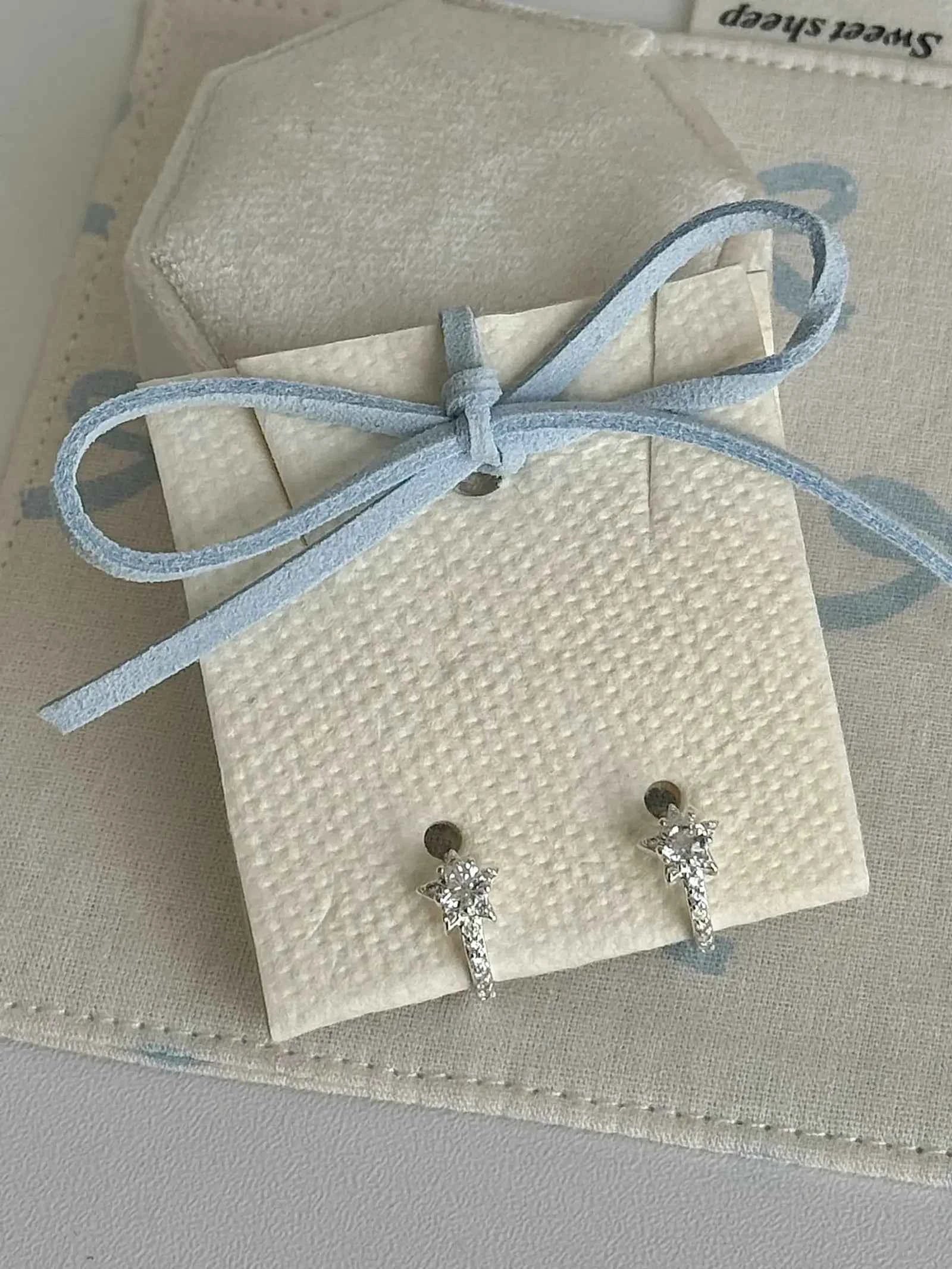 "Shooting Star Whisper" 925 Sterling Silver Earrings - Sparkling, Unique, and Perfect Gift for Best Friends