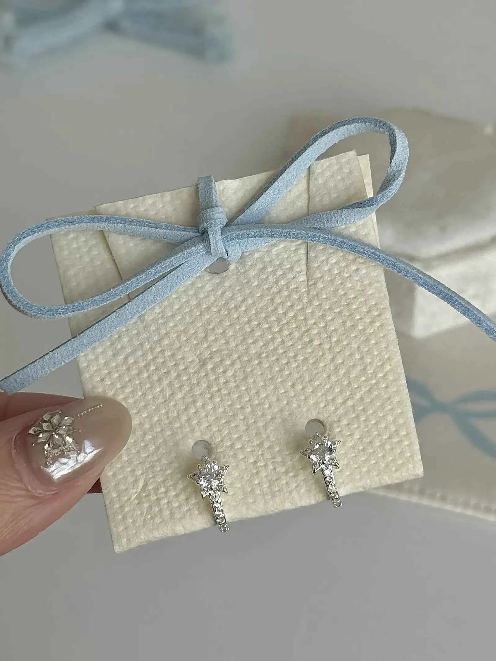 "Shooting Star Whisper" 925 Sterling Silver Earrings - Sparkling, Unique, and Perfect Gift for Best Friends