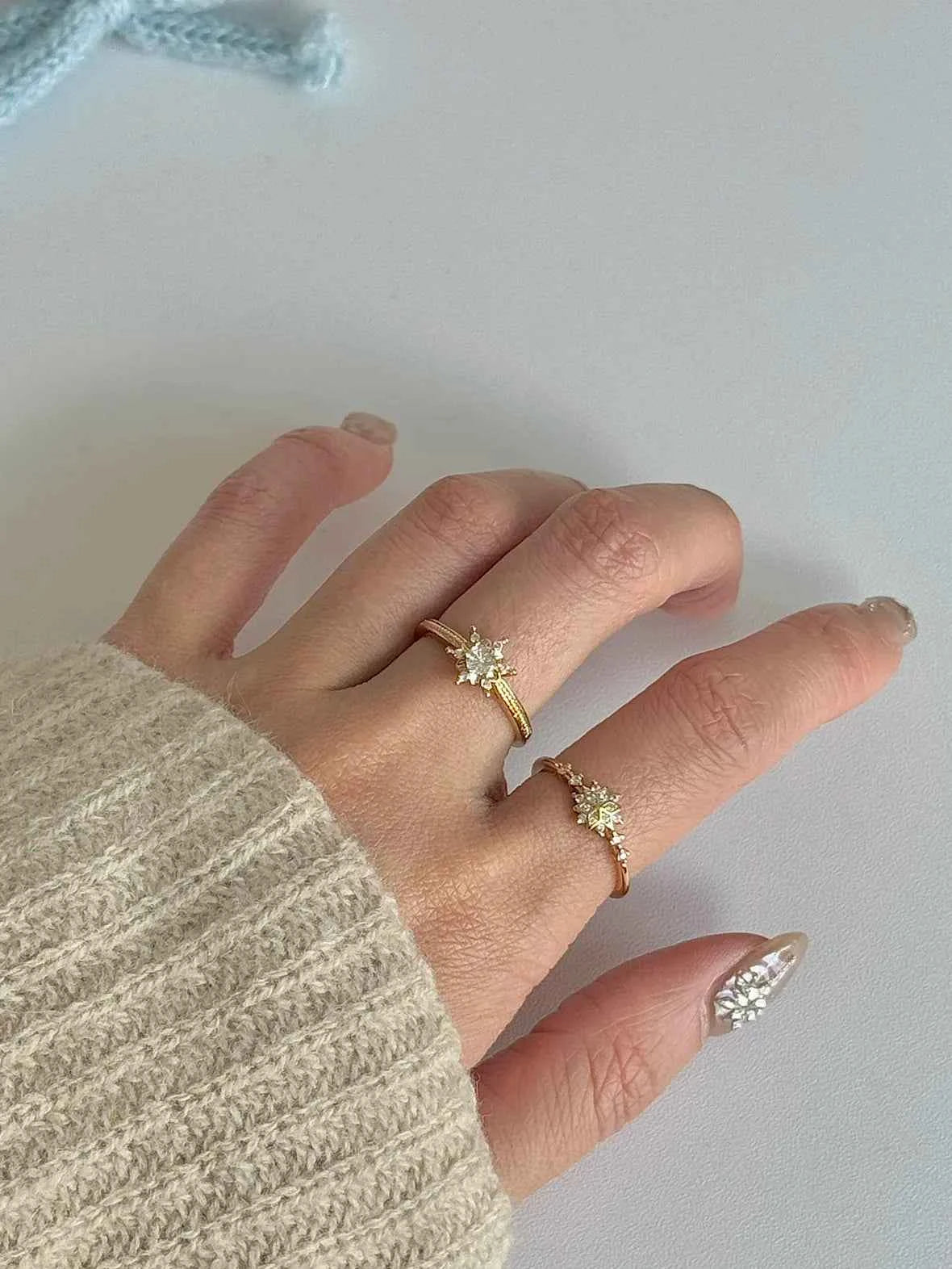 "Gilded Snowflake" 925 Sterling Silver Gold-Plated Ring with Artificial Gems - Dreamy, Luxurious, and Elegant (A Pair)