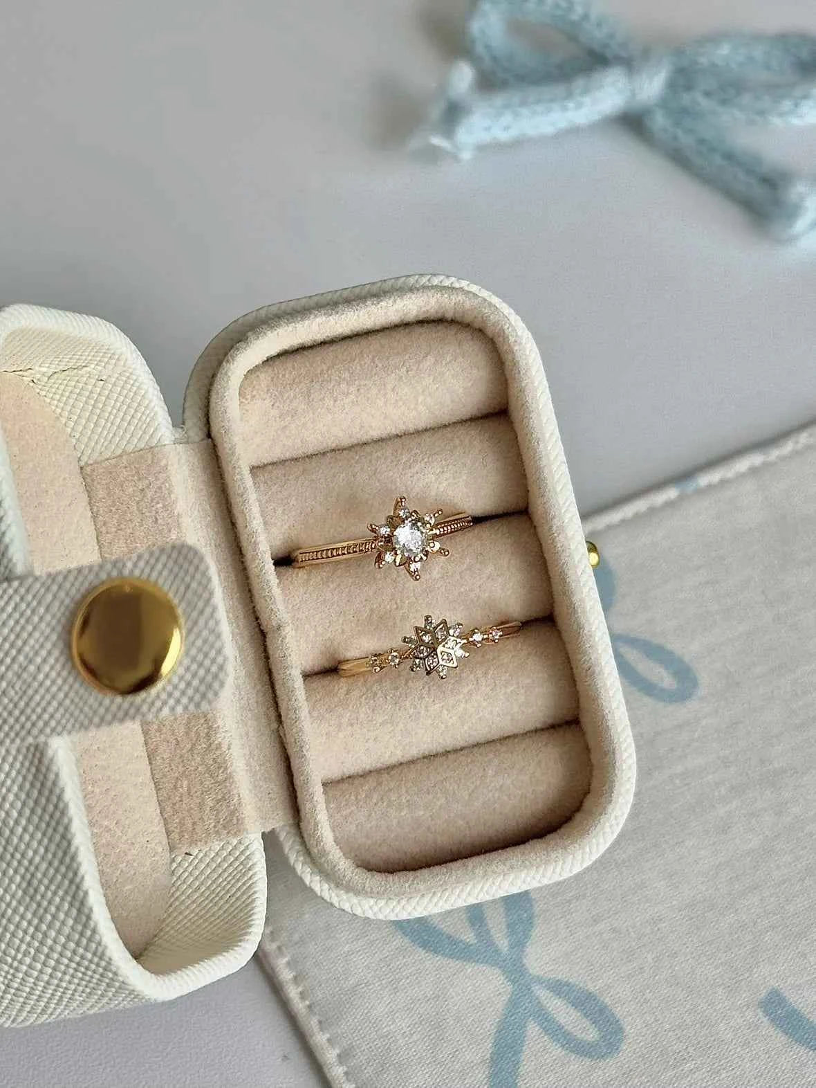 "Gilded Snowflake" 925 Sterling Silver Gold-Plated Ring with Artificial Gems - Dreamy, Luxurious, and Elegant (A Pair)