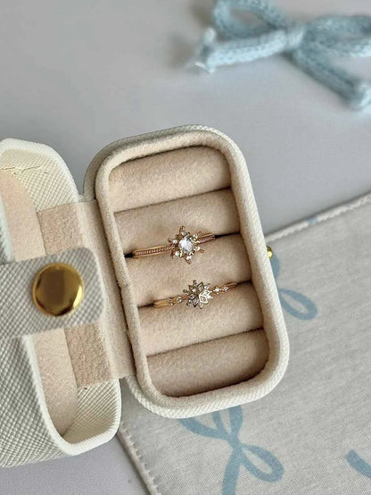 "Gilded Snowflake" 925 Sterling Silver Gold-Plated Ring with Artificial Gems - Dreamy, Luxurious, and Elegant (A Pair)