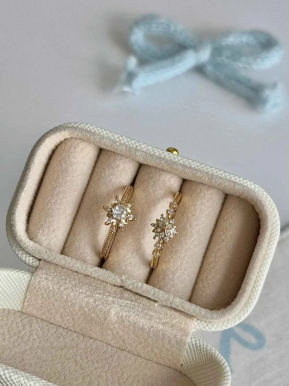 "Gilded Snowflake" 925 Sterling Silver Gold-Plated Ring with Artificial Gems - Dreamy, Luxurious, and Elegant (A Pair)