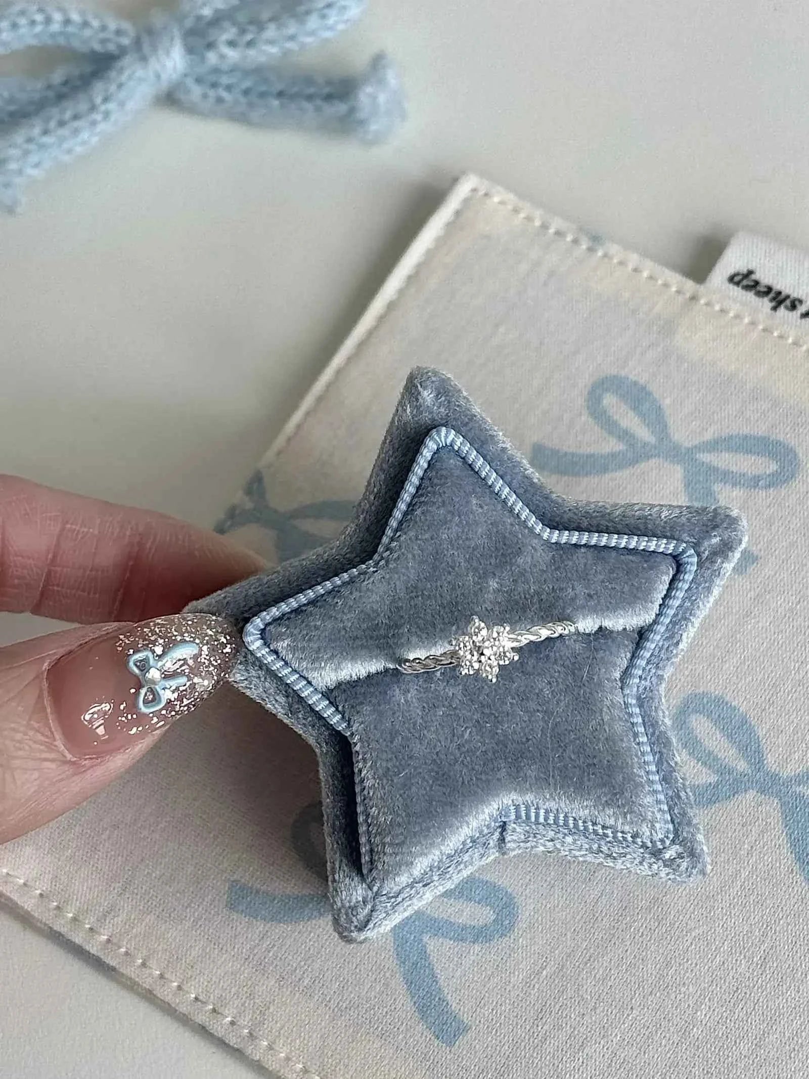 "In the Name of Snow" 925 Sterling Silver Snowflake Knot Ring - Delicate, Versatile, and Cool Chic