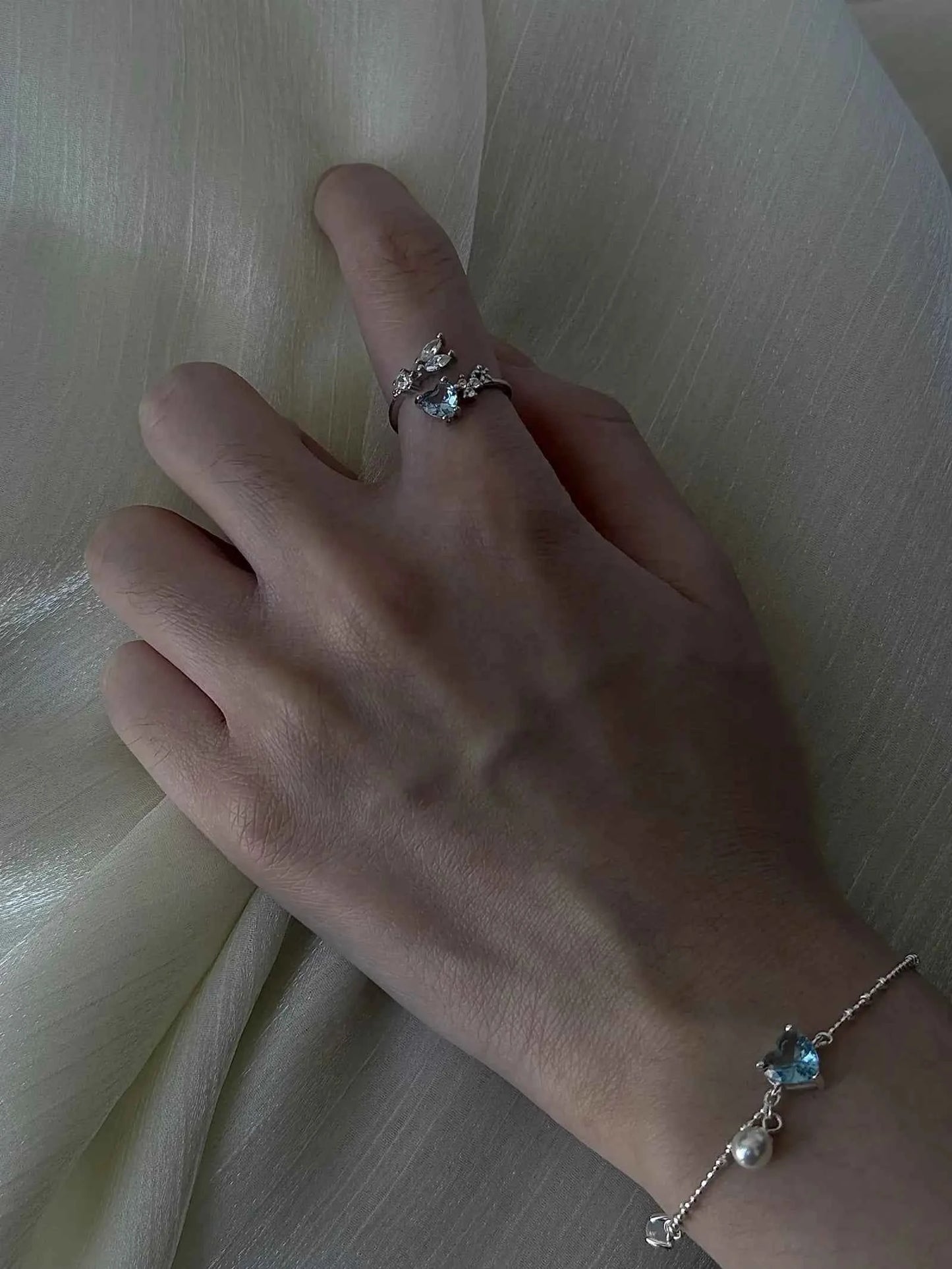 "Deep Sea Token" 925 Sterling Silver Blue Fish Tail Ring - Unique, Elegant, and Cool Chic