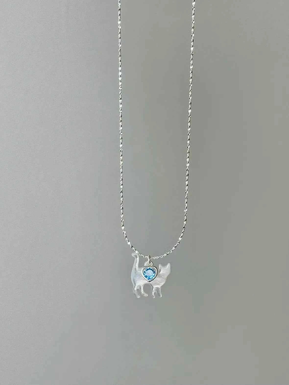 "Cloud Cat" 925 Sterling Silver Mother-of-Pearl Cat Necklace with Blue Heart Zircon - Delicate, Luxurious, and Sweet