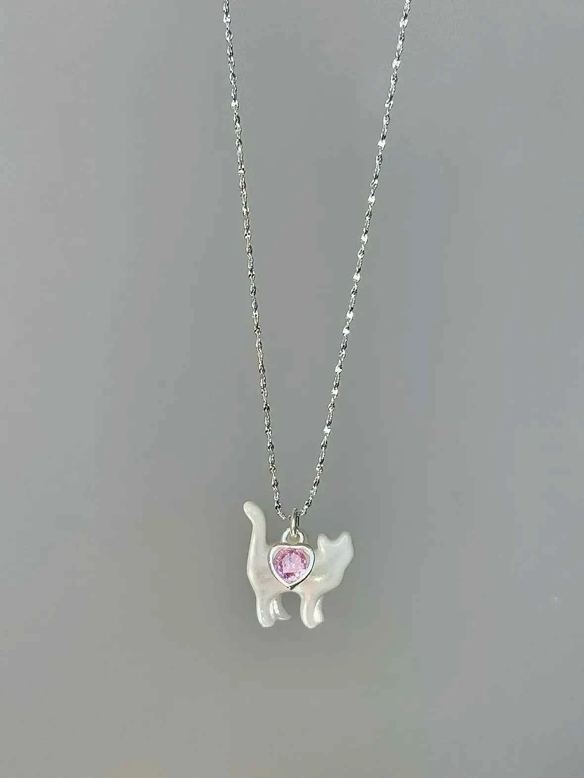 "Be Your Meow" 925 Sterling Silver Pink Heart Zircon and White Mother-of-Pearl Cat Necklace - Delicate and Elegant