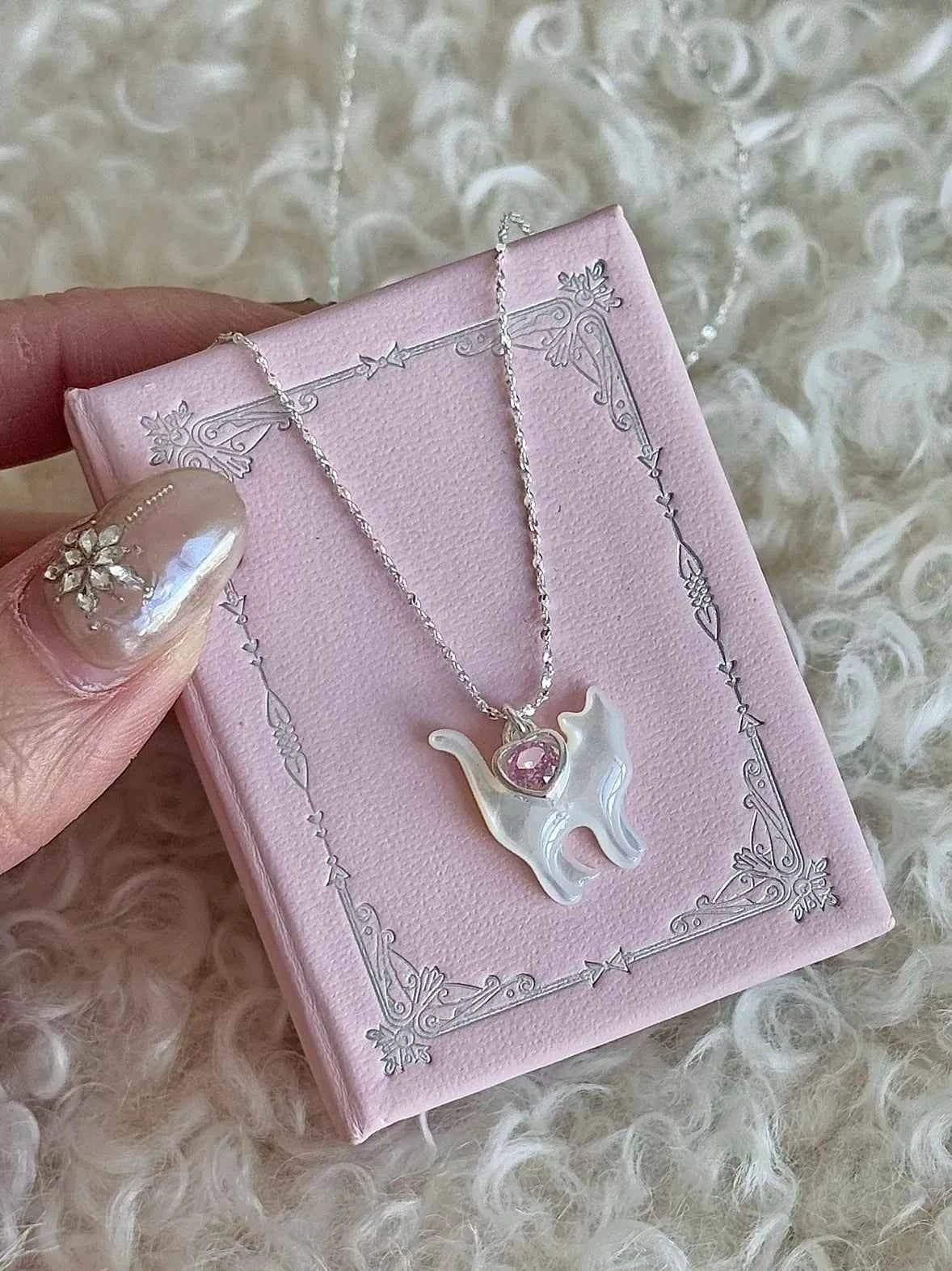 "Be Your Meow" 925 Sterling Silver Pink Heart Zircon and White Mother-of-Pearl Cat Necklace - Delicate and Elegant