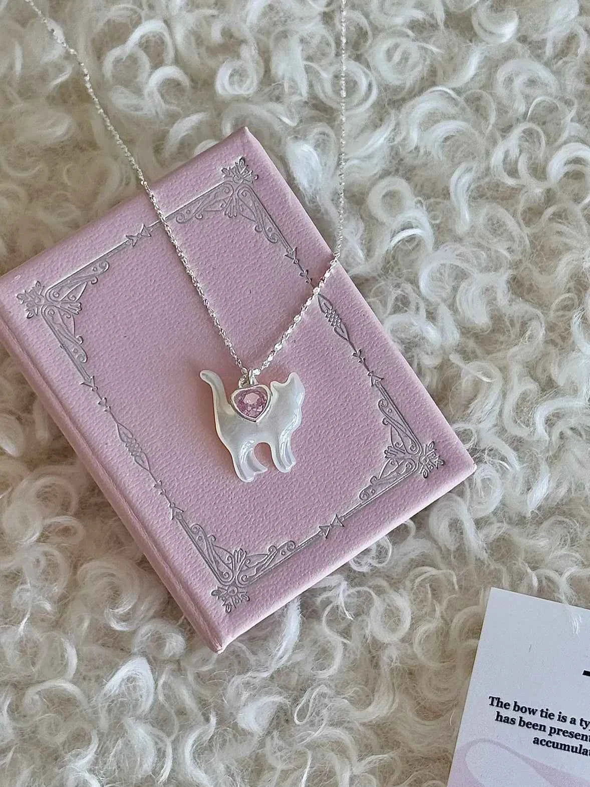 "Be Your Meow" 925 Sterling Silver Pink Heart Zircon and White Mother-of-Pearl Cat Necklace - Delicate and Elegant
