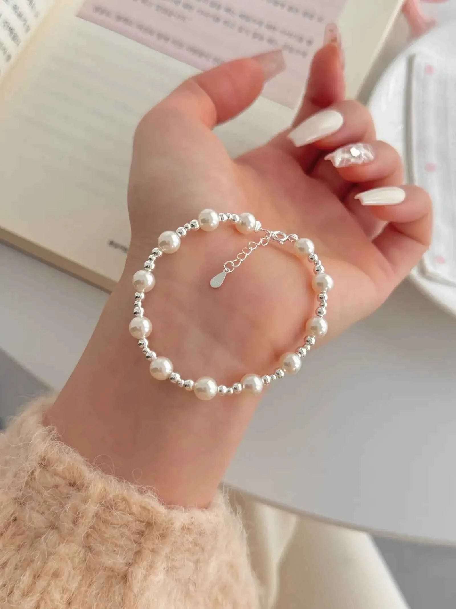 "White Moonlight" 925 Sterling Silver & Pearl Bead Bracelet - Elegant, Timeless, and Refined