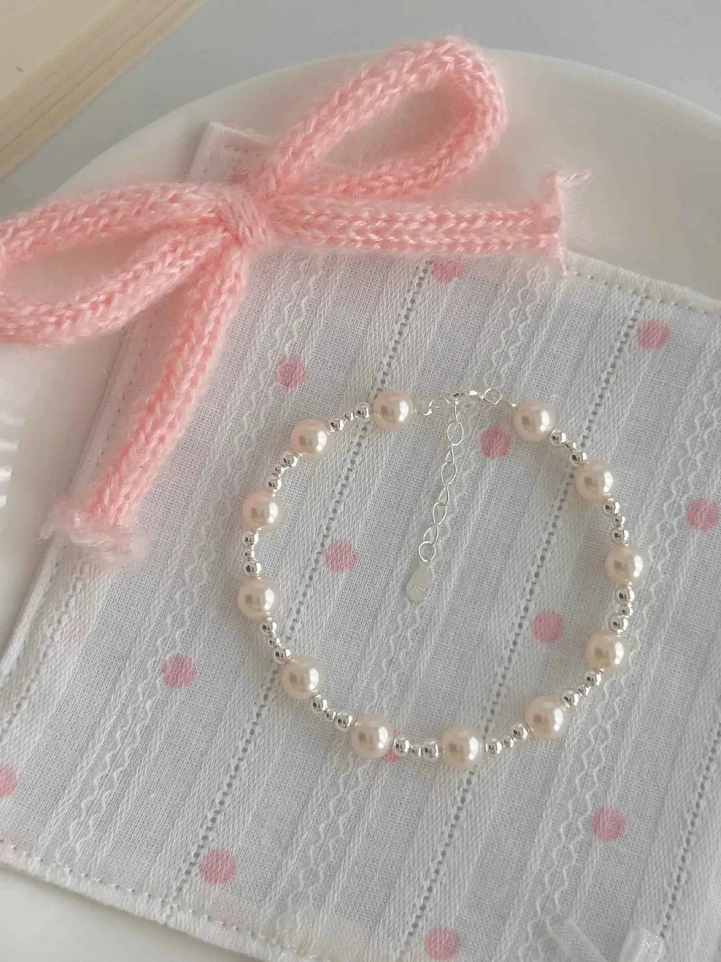 "White Moonlight" 925 Sterling Silver & Pearl Bead Bracelet - Elegant, Timeless, and Refined