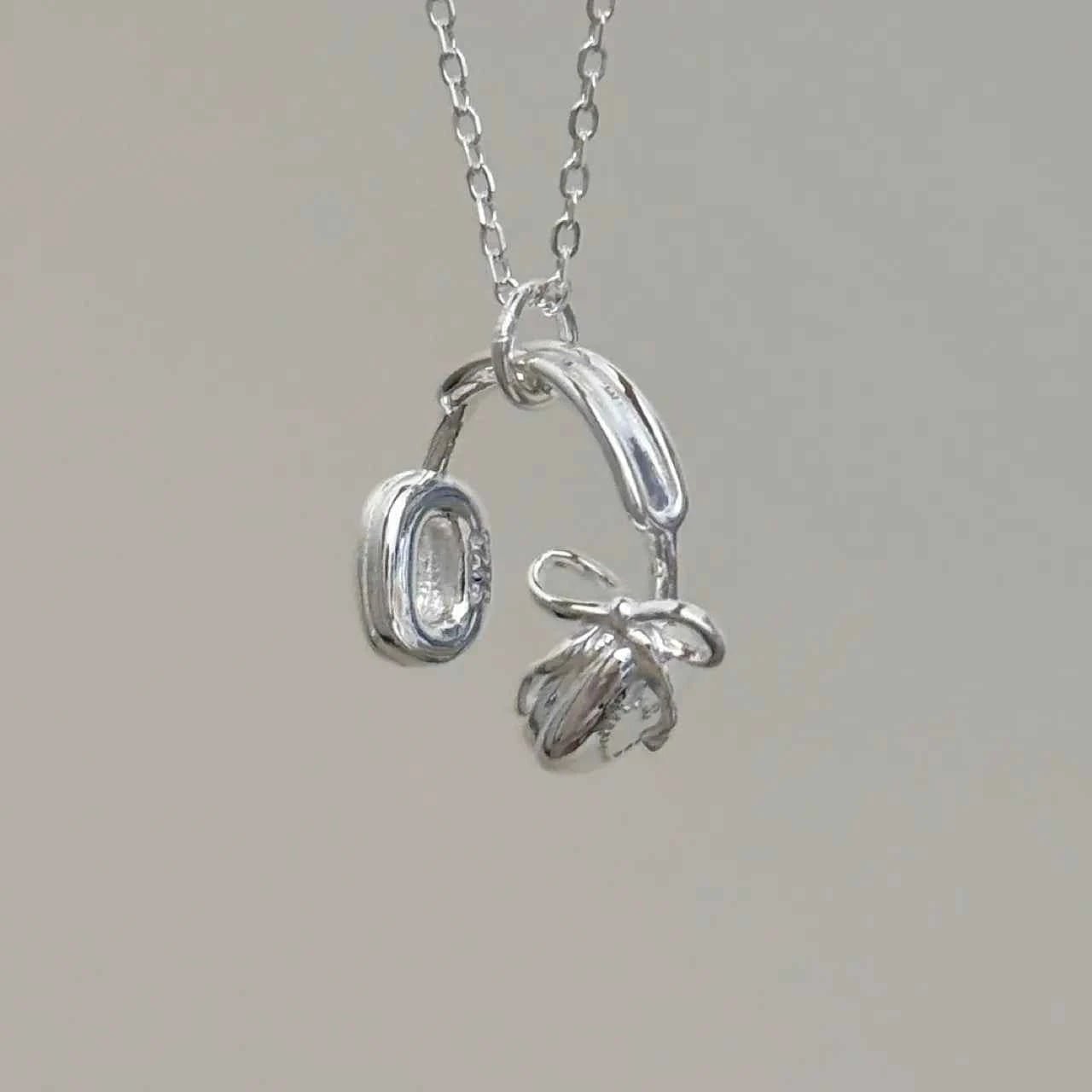 "Chic Headphone" 925 Sterling Silver Necklace - Sweet, Elegant, and Unique