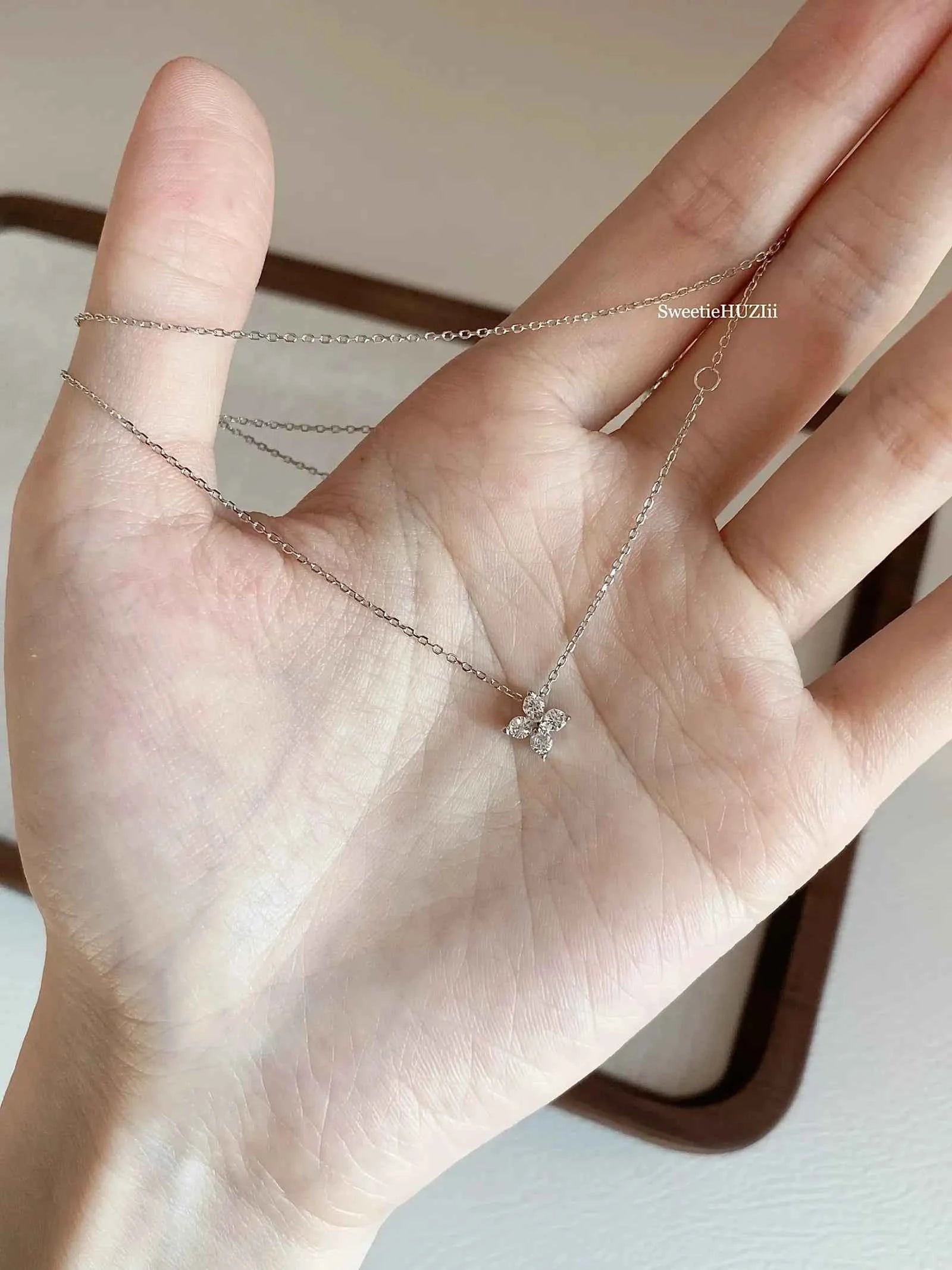 "Mini Clover" 925 Sterling Silver Necklace with Zircon - Delicate, Sparkling, and Perfect for Birthdays