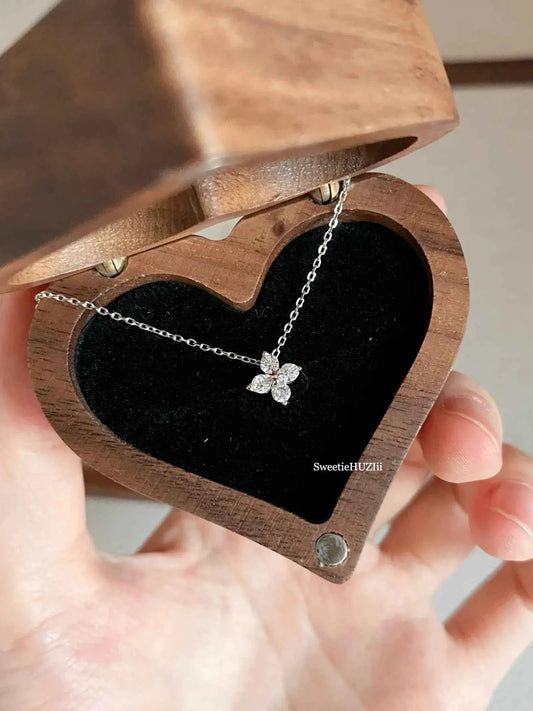 "Mini Clover" 925 Sterling Silver Necklace with Zircon - Delicate, Sparkling, and Perfect for Birthdays
