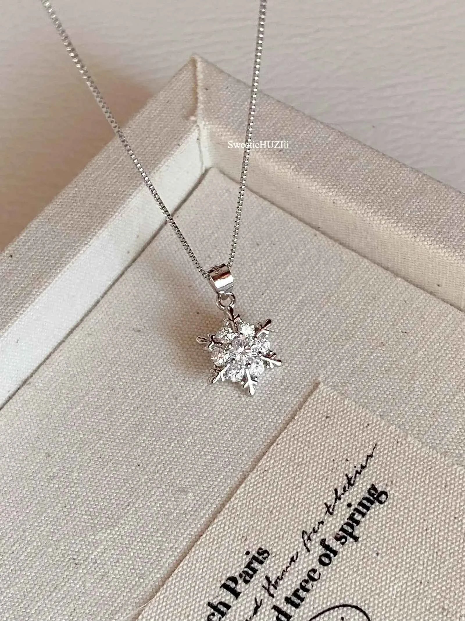 "Sparkling Snowflake" 925 Sterling Silver Necklace - Perfect Birthday Gift for Her
