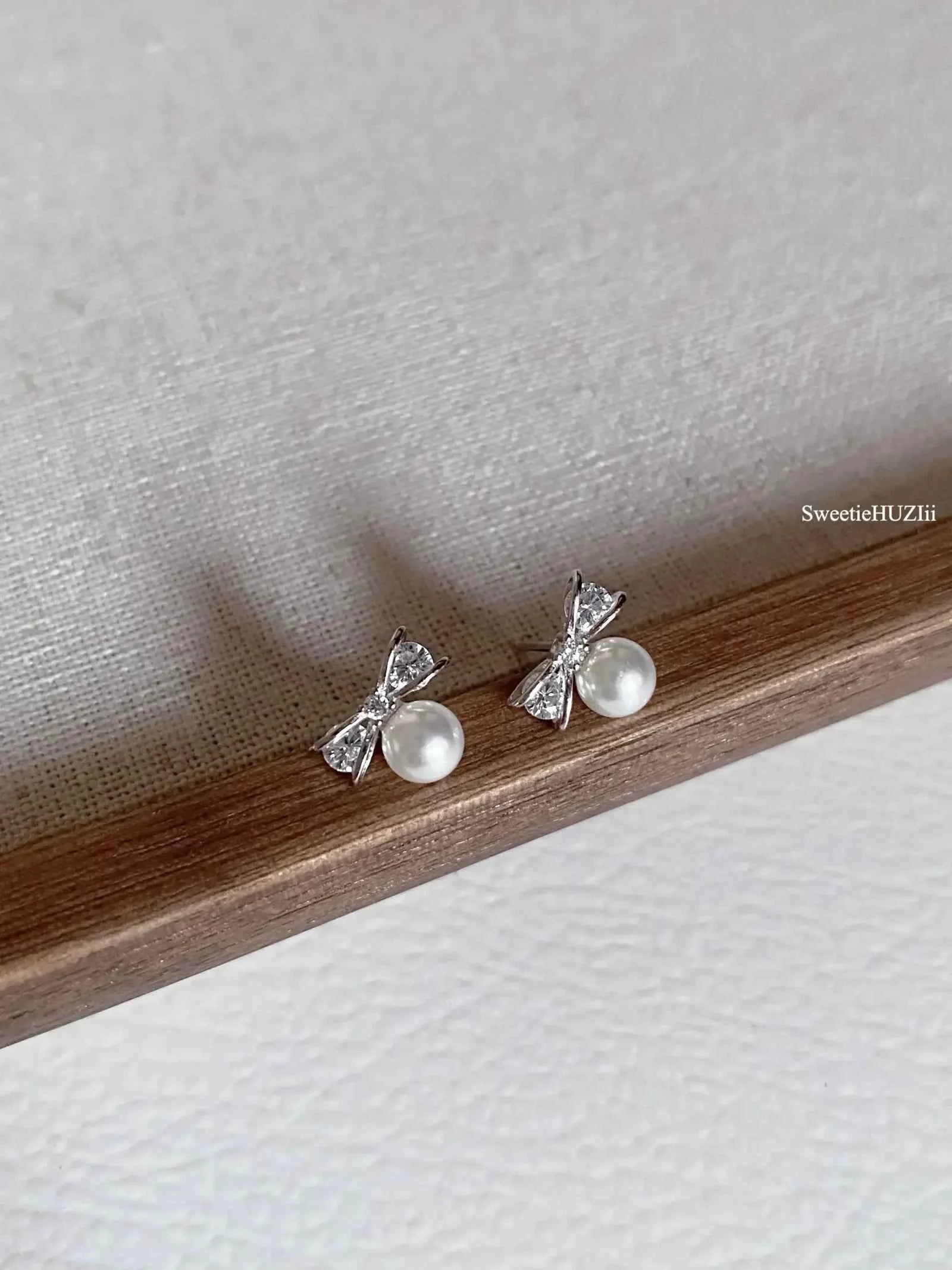 "Sweet Bow Bead" 925 Sterling Silver Stud Earrings - Delicate, Elegant, and Charming