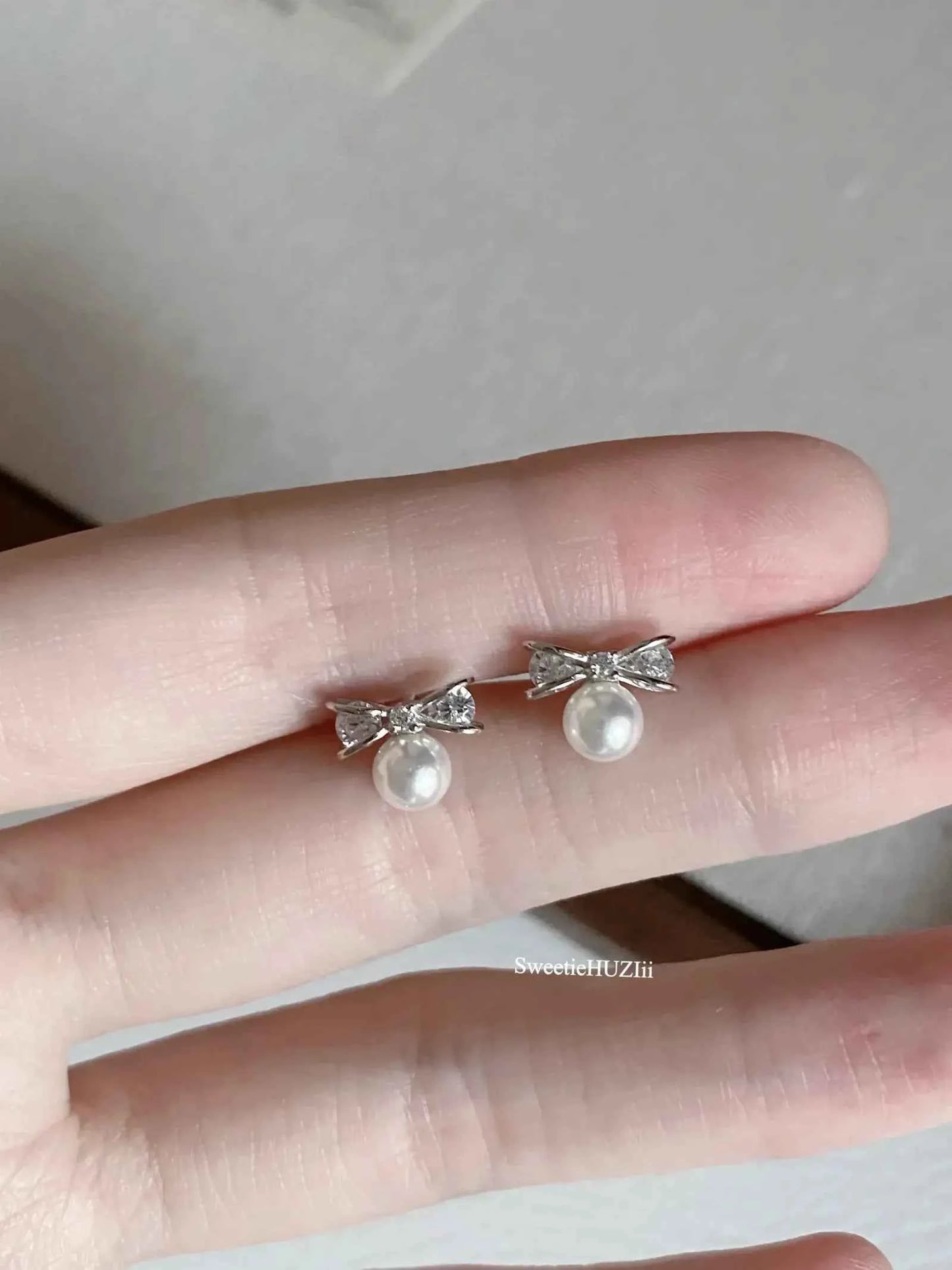 "Sweet Bow Bead" 925 Sterling Silver Stud Earrings - Delicate, Elegant, and Charming