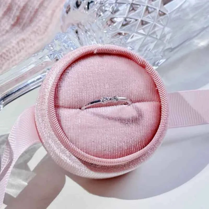"Chic Bow" 925 Sterling Silver Diamond Accent Ring - Minimalist and Unique