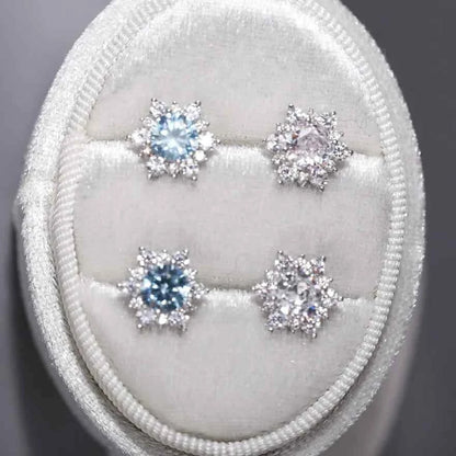 "Sparkling Snowflake" 925 Sterling Silver Stud Earrings - Dazzling and Elegant