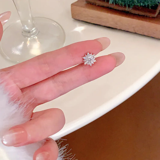 Sparkling Snowflake 925 Sterling Silver Stud Earrings &#8211; Dazzling and Elegant 9