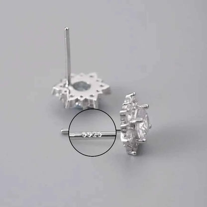 "Sparkling Snowflake" 925 Sterling Silver Stud Earrings - Dazzling and Elegant