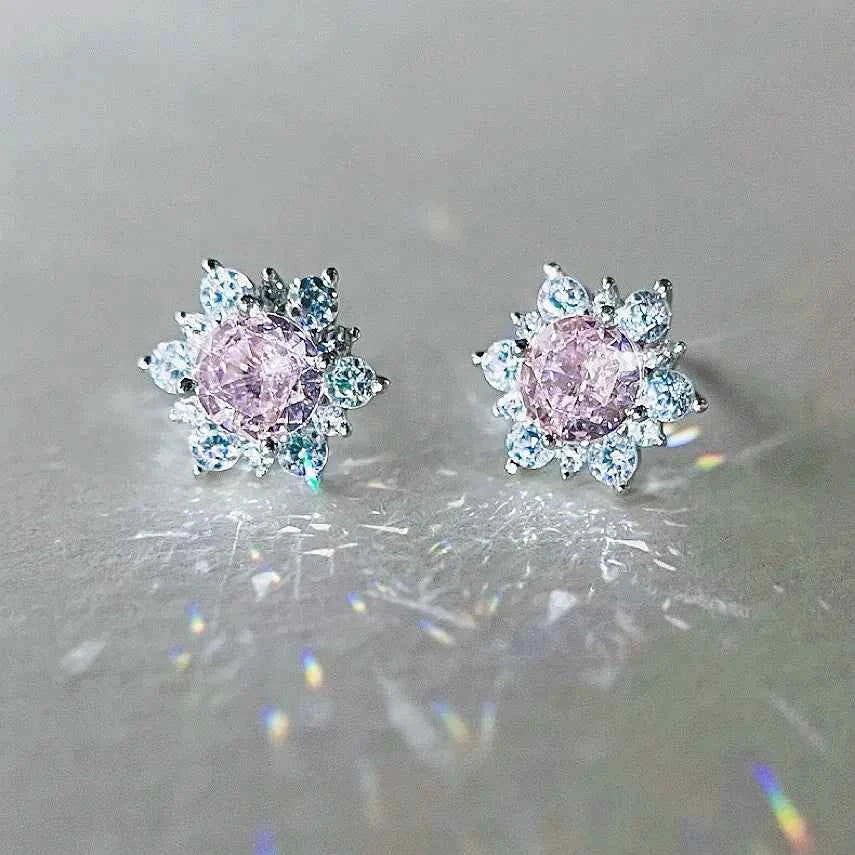 "Sparkling Snowflake" 925 Sterling Silver Stud Earrings - Dazzling and Elegant
