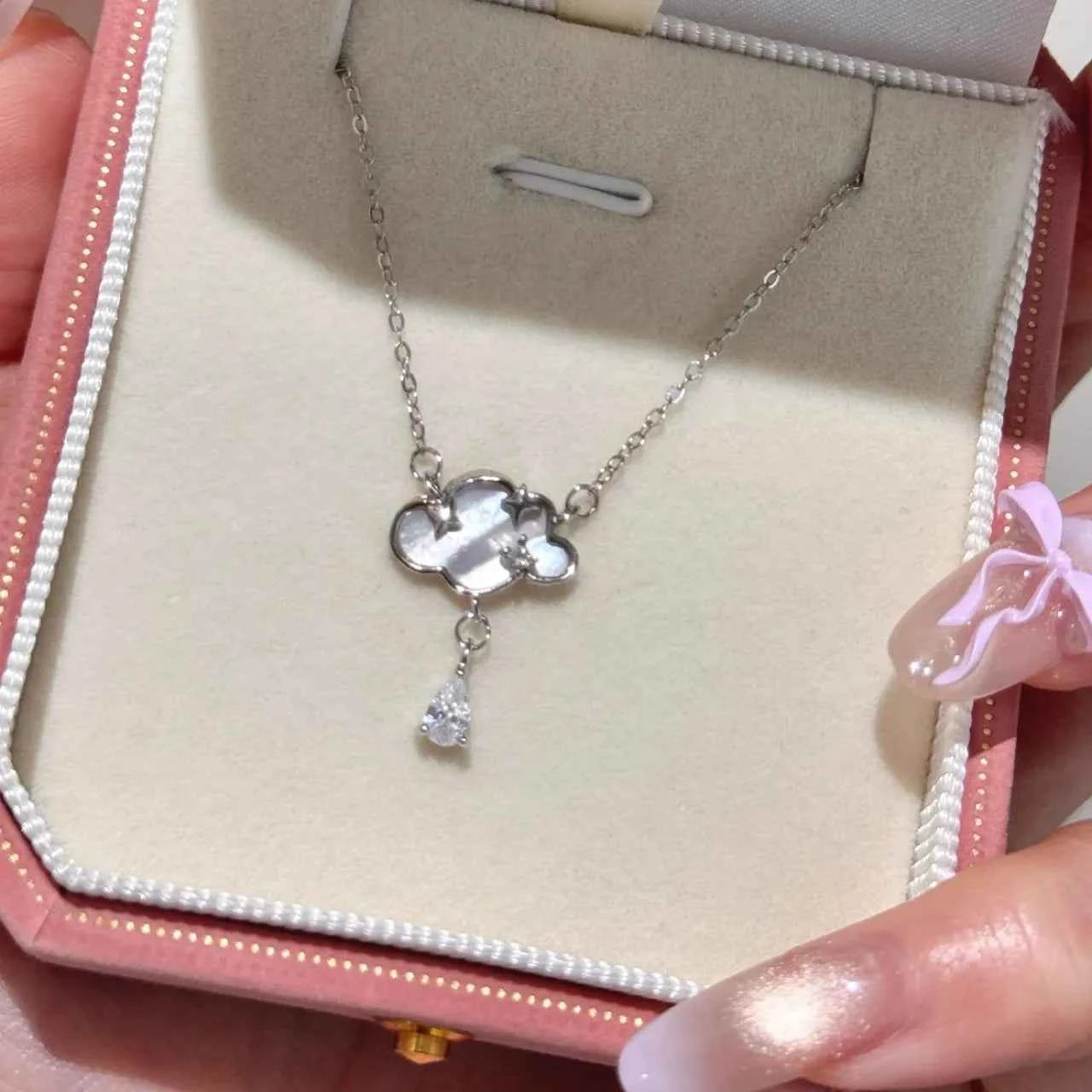 "Raindrop Cloud" 999 Sterling Silver Necklace - Delicate and Unique