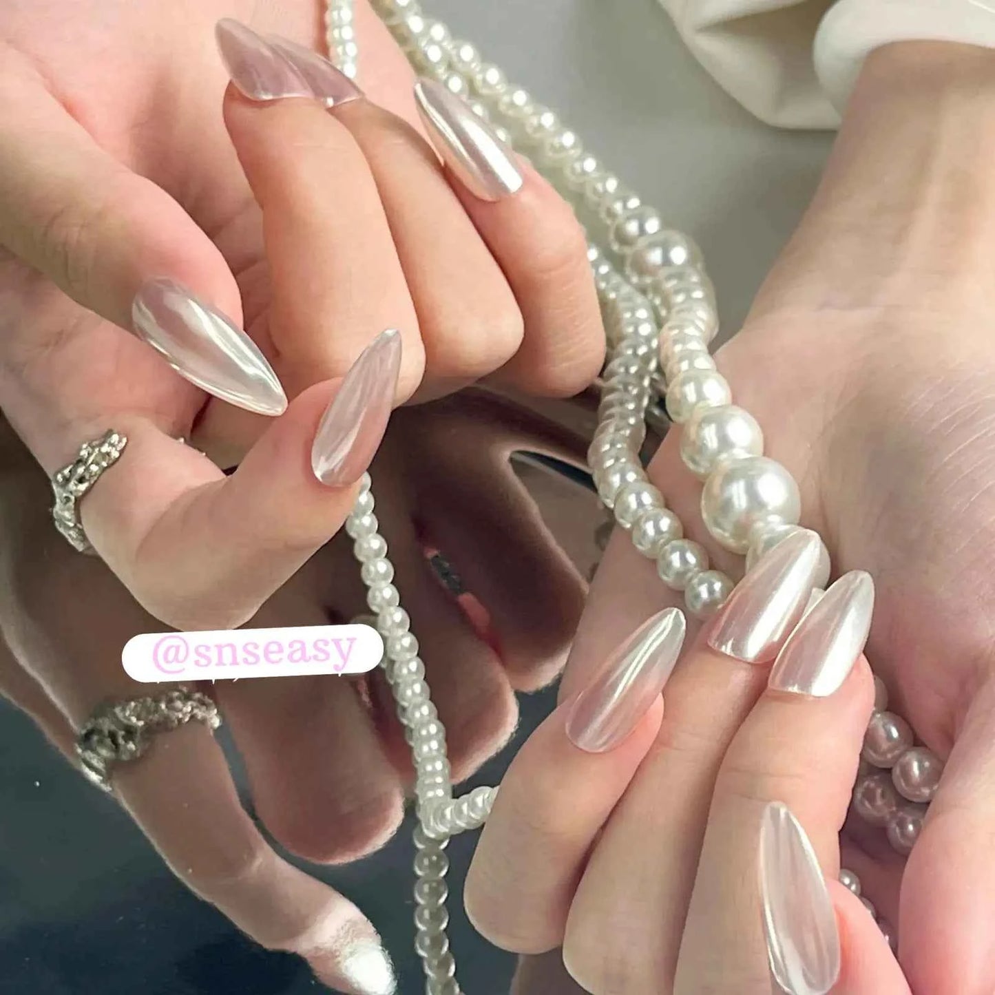 Handmade Wearable Aurora Pearl Glossy Luxury Nails in Short Square & Almond Styles - SNSEASY