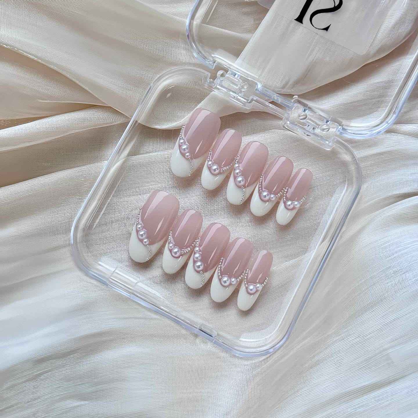 Hepburn Gala Nail Art - Medium Square 18mm | Medium Oval 23mm - SNSEASY