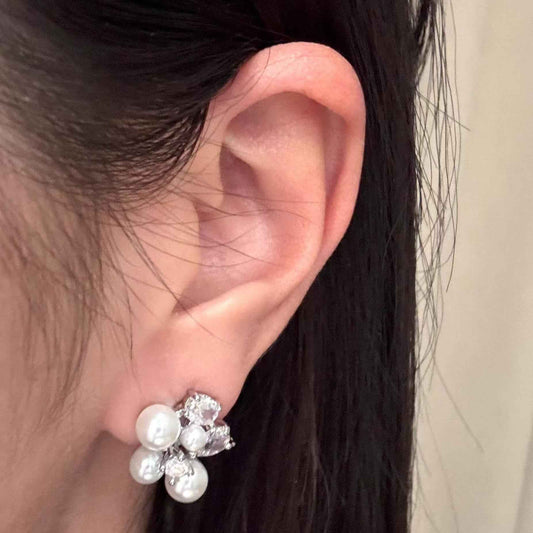 "Blooming Bouquet" Pearl Stud Earrings – S925 Sterling Silver with Cubic Zirconia (Copy)