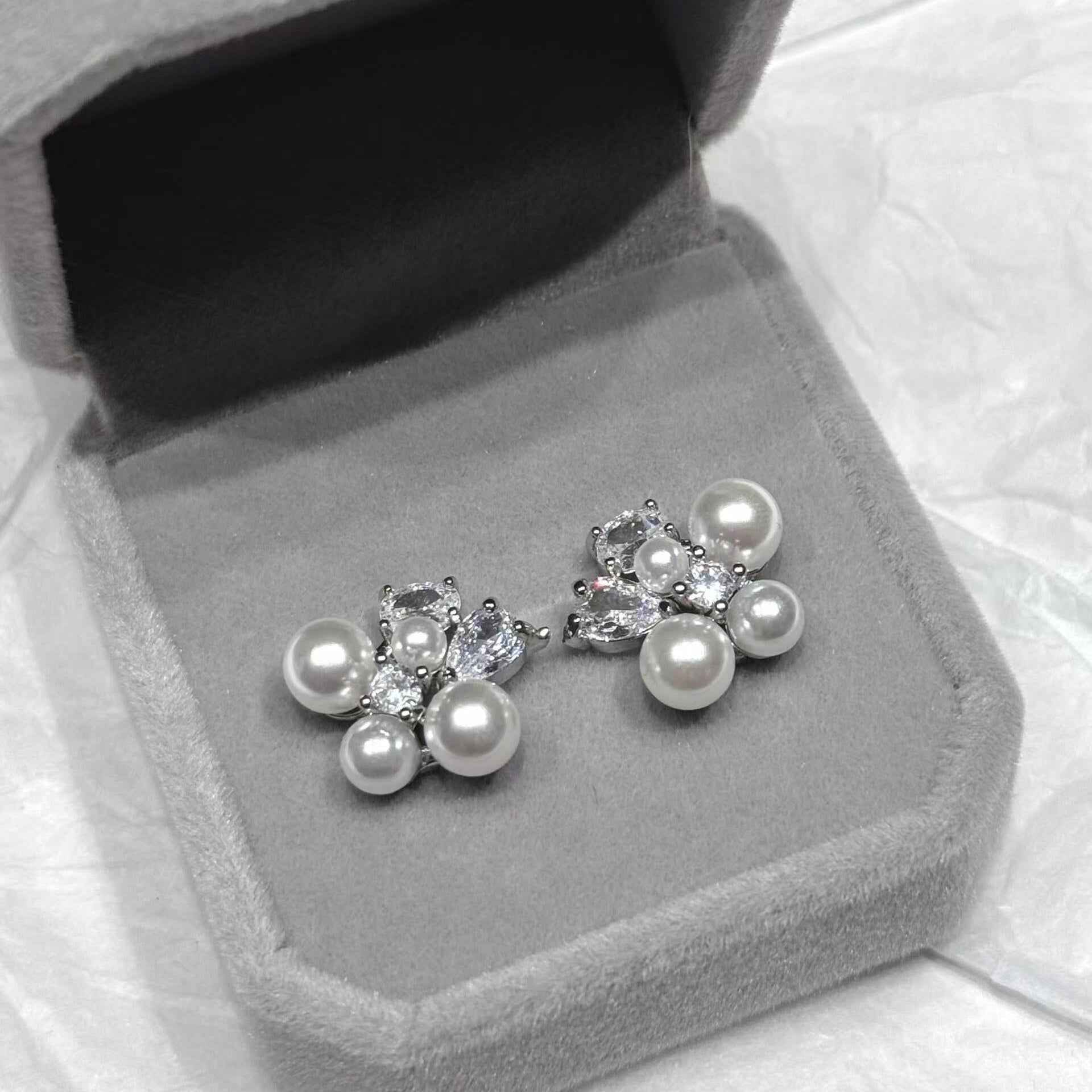 "Blooming Bouquet" Pearl Stud Earrings – S925 Sterling Silver with Cubic Zirconia (Copy)