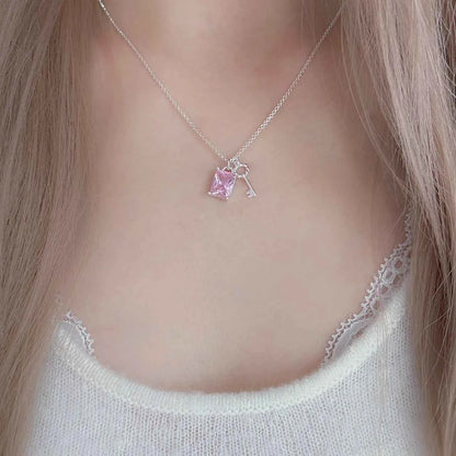 "Dawnlight Key" 925 Sterling Silver Crystal-Clear Key Necklace – Elegant & Gift-Ready (Copy)