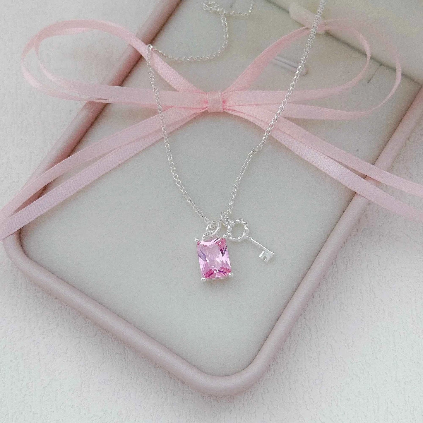 "Dawnlight Key" 925 Sterling Silver Crystal-Clear Key Necklace – Elegant & Gift-Ready (Copy)