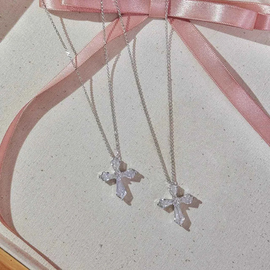 "Edgeless Cross" 925 Sterling Silver Necklace – Seamless Sparkle & Minimalist Faith (Copy)