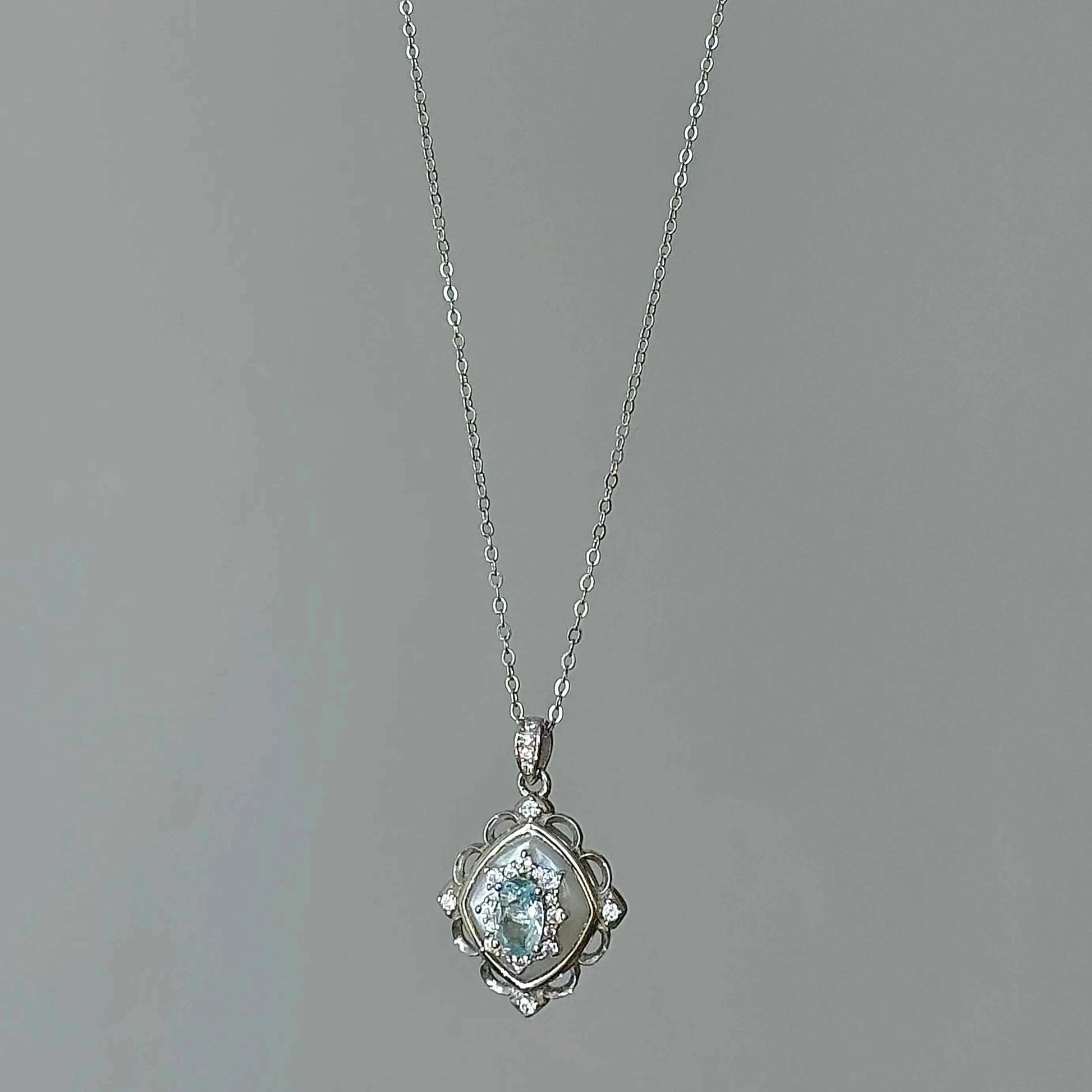"Floating Light Palace" 925 Sterling Silver Retro Crystal Necklace with Mother-of-Pearl - Elegant and Regal (Copy)