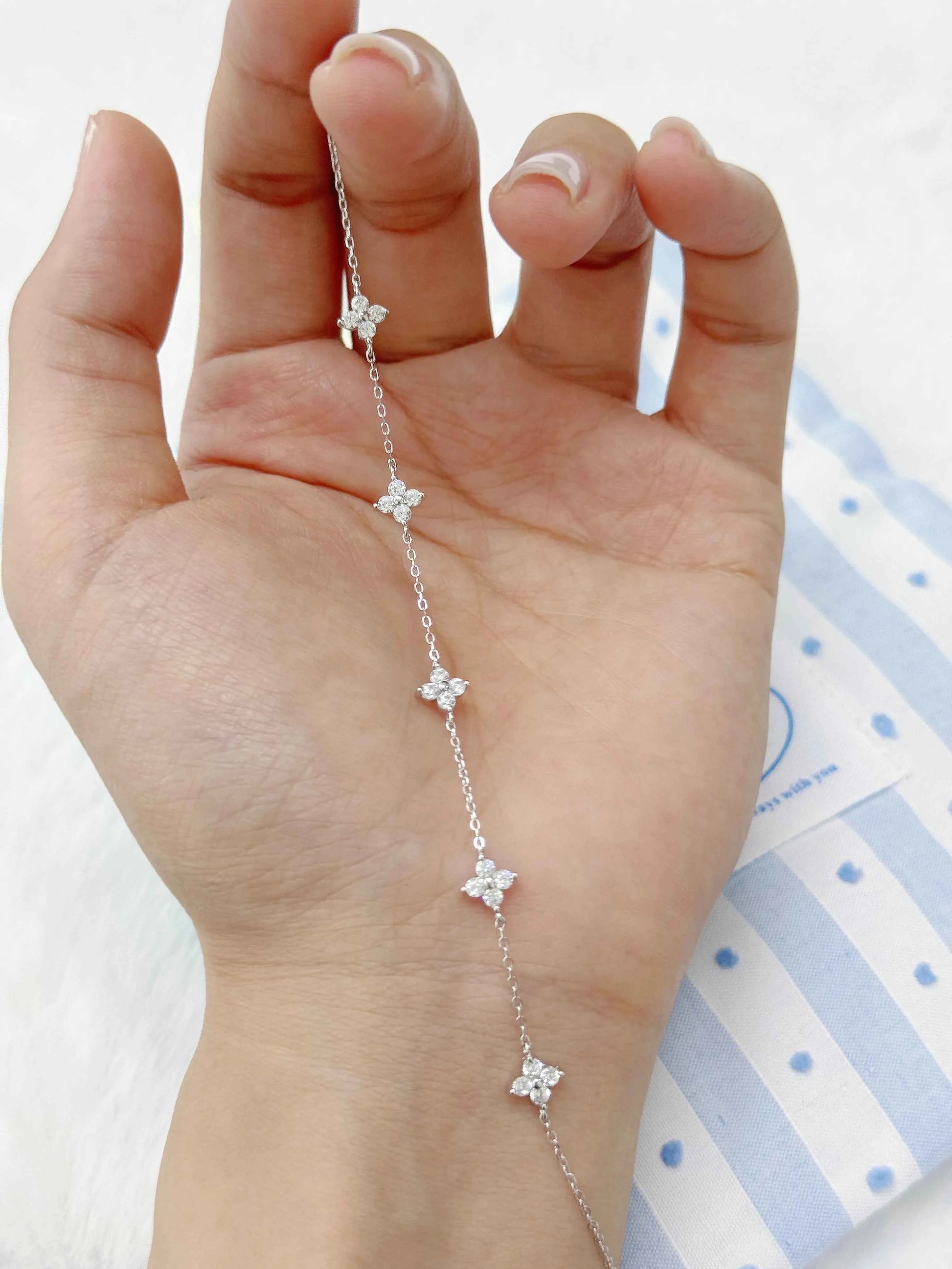 "Four-Leaf Clover Tale" 925 Sterling Silver Charm Bracelet with Zircon – Luck in Every Link (Copy)